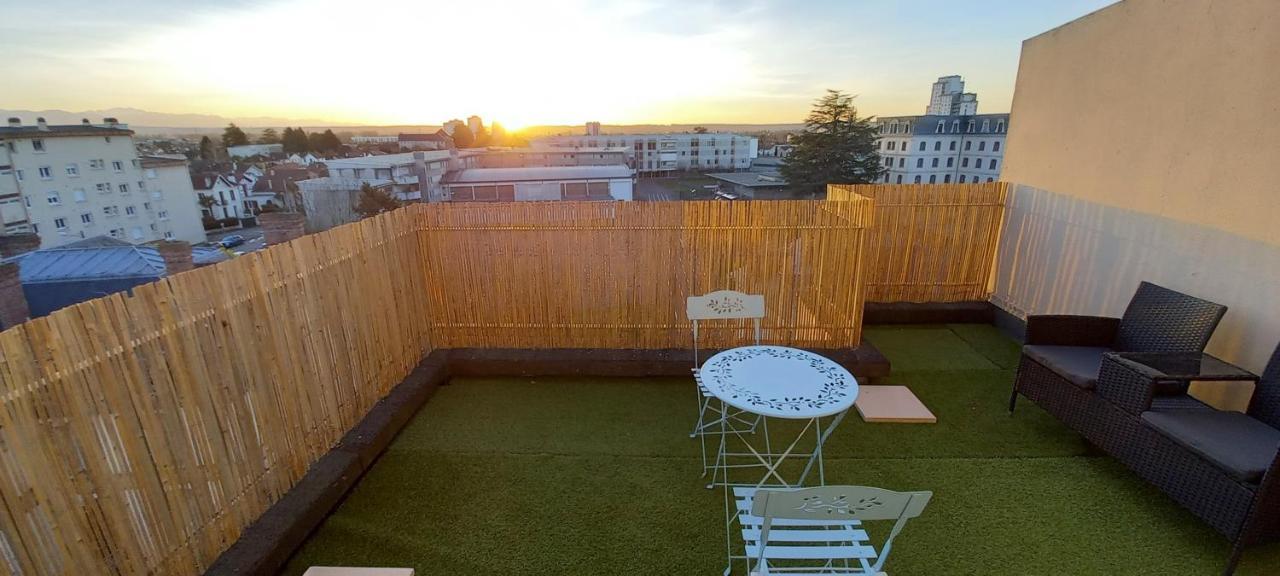 Apartamento Le Belvedere Dernier Etage Avec Terrasse Wifi Fibre Tarbes Exterior foto