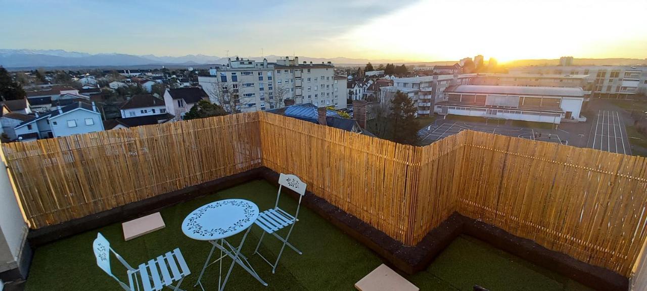 Apartamento Le Belvedere Dernier Etage Avec Terrasse Wifi Fibre Tarbes Exterior foto